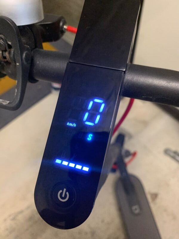 carte-bluetooth-ecran-xiaomi-m365-pro-pro-2-1s-essential-mi-scooter-3-3-600x800 Xiaomi M365 / PRO / PRO 2 / 1S / Essential / Mi Scooter 3 Bildschirm Bluetooth-Karte