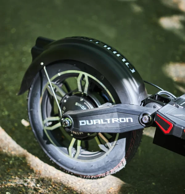 trottinette_electrique_dualtron_city_roue_arriere Dualtron City Elektroroller